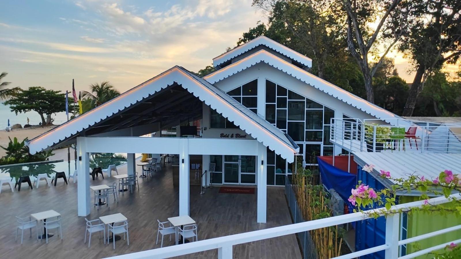 Solesor Kampong Beach Resort Port Dickson Exterior photo