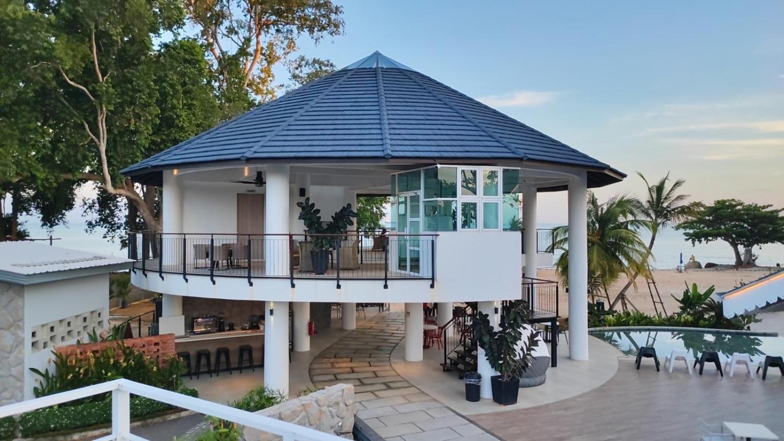 Solesor Kampong Beach Resort Port Dickson Exterior photo